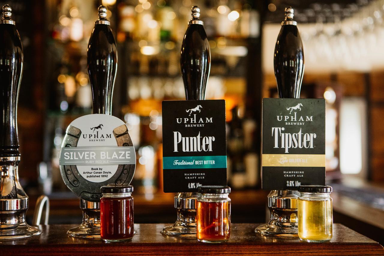 The Hawk Inn Andover Eksteriør bilde