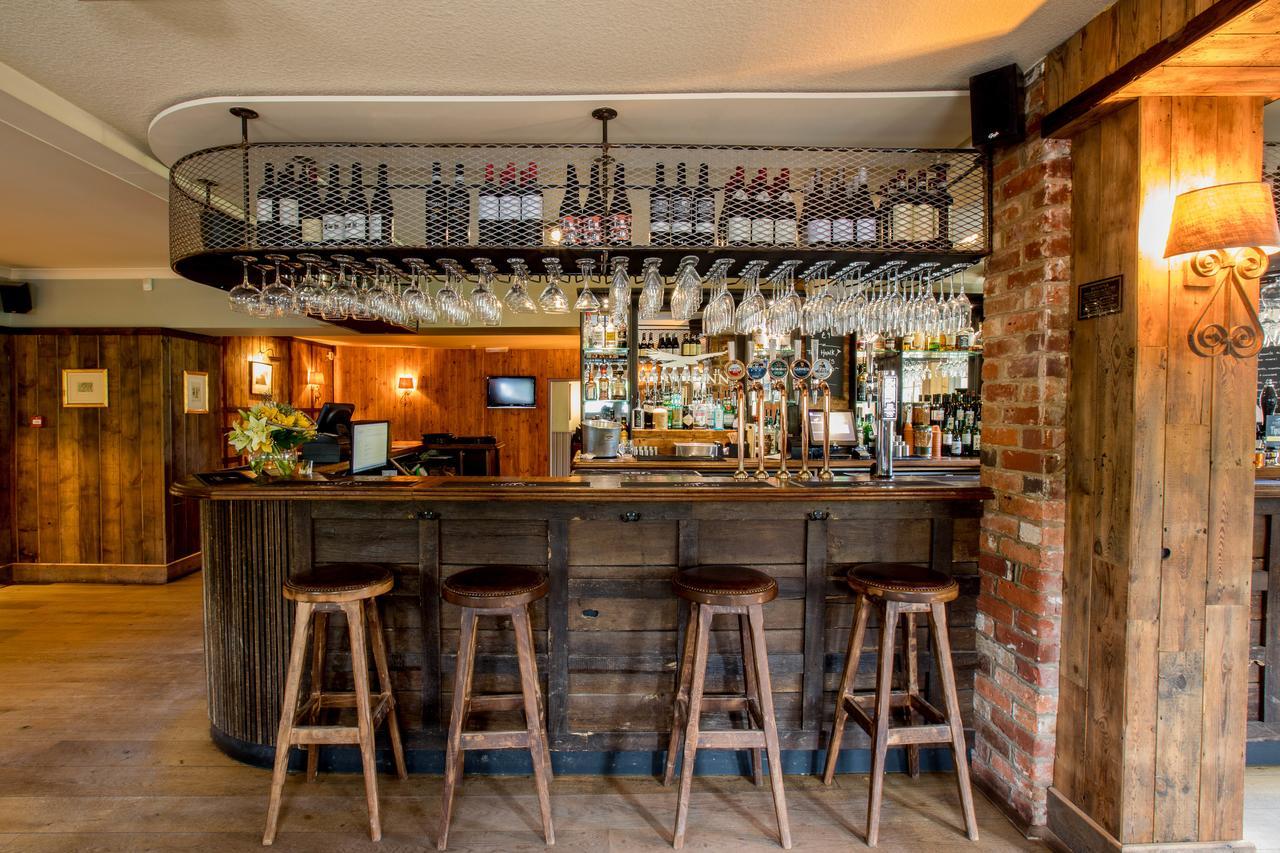 The Hawk Inn Andover Eksteriør bilde